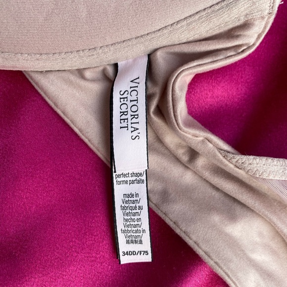 Cream push-up Victoria secret bra - Picture 3 of 3